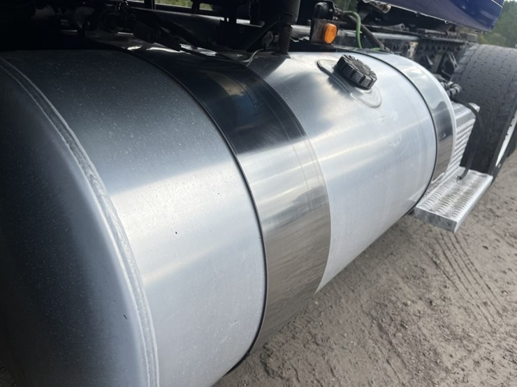 2020-kenworth-t680-image-63