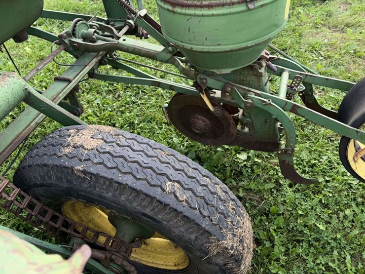john-deere-494a-4r38”-planter,-markers,-fert-boxes,-autolube-greaser,-works,-*must-be-removed-in-10-image-7