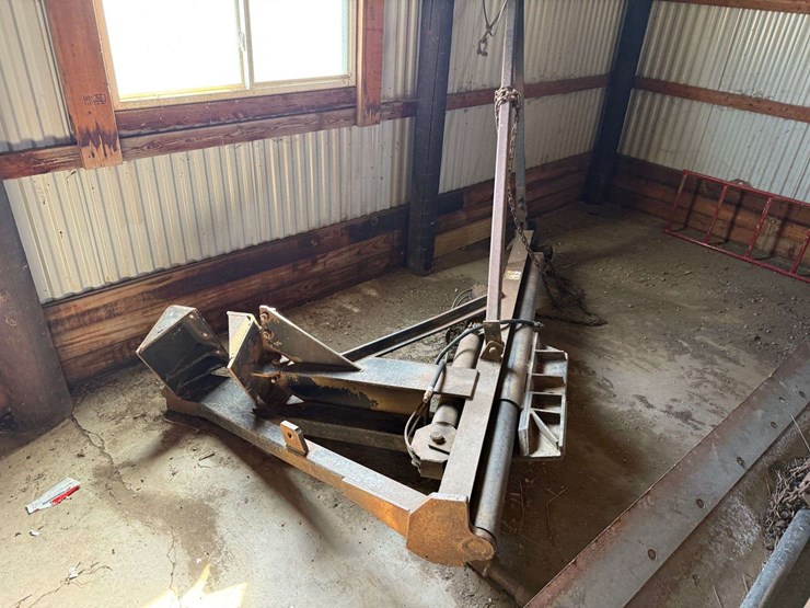 12’-road-grader-wing-and-bracket,-unknown-what-it-fits-image-3