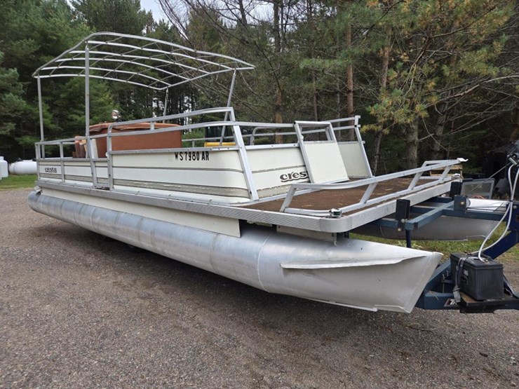 #2582-•-crestii-25-pontoon-boat-image-1