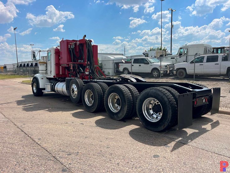 2011-peterbilt-367-image-5