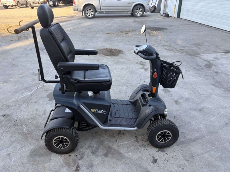 2021-pride-wrangler-model-mv600-outdoor-mobility-scooter,-adjustable-speed-limit,-up-to-9-mph,-adjus-image-3