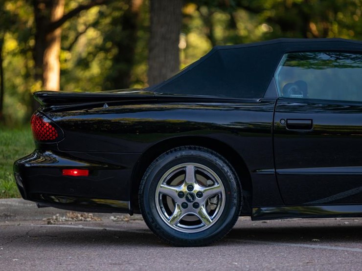 #2284-•-2002-pontiac-firebird-trans-am-convertible-image-14