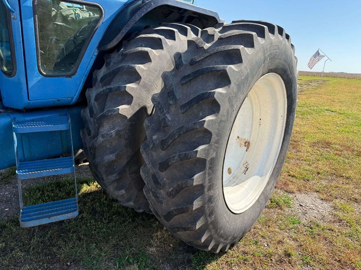1993-ford-8830-image-23