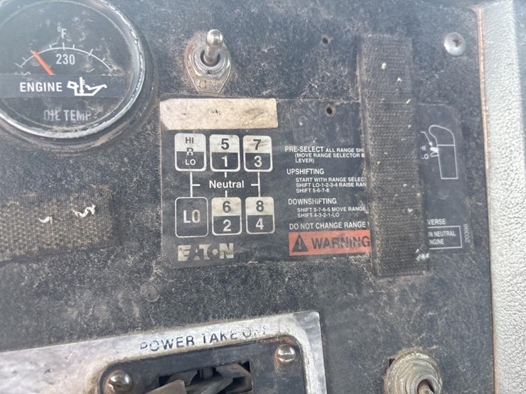 2000-mack-rd600-image-54