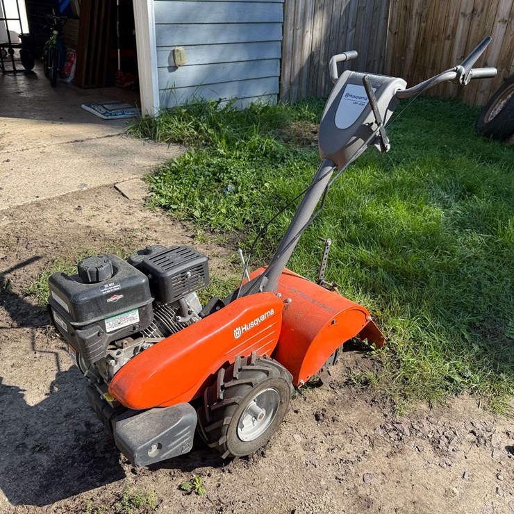 Husqvarna CRT 900 Rear Tine Tiller, 14”, Self Propelled, Briggs and Stratton 950 Series Engine