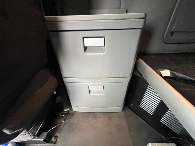 2020-kenworth-t680-image-136