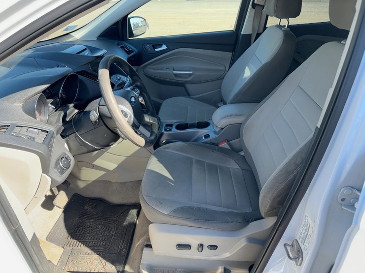 2014-ford-escape-se-image-16