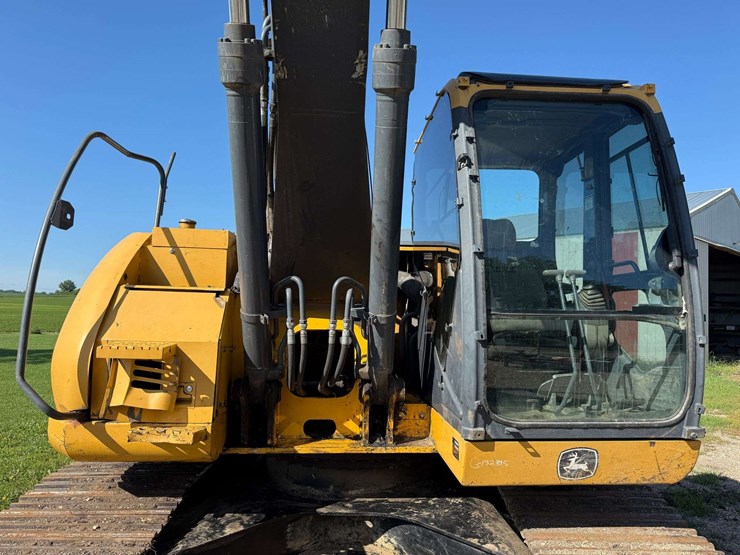deere-225d-lc-image-17
