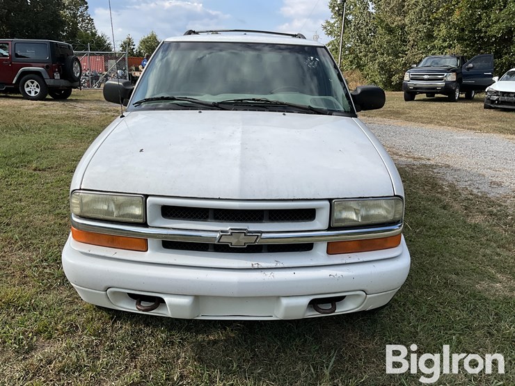 2003-chevrolet-blazer-image-2