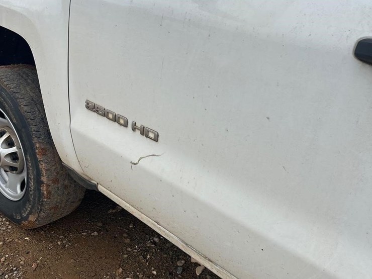 2015-chevrolet-silverado-2500-image-9