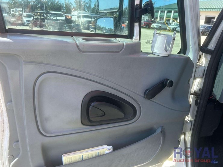 2006-international-durastar-4300-image-7