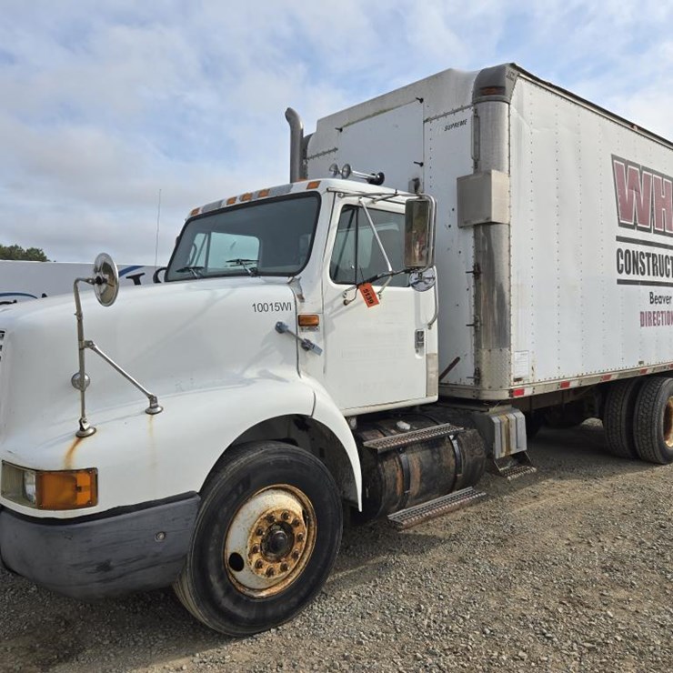 1997 INTERNATIONAL 8200
