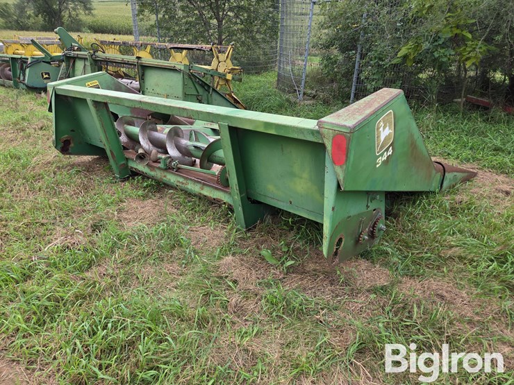 john-deere-444-image-5
