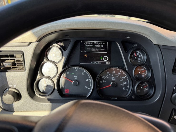 2020-peterbilt-579-image-49