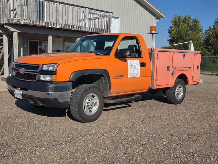 2006-chevrolet-2500hd-image-19