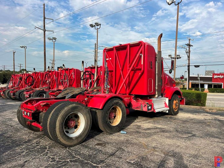 2010-kenworth-t800-image-2