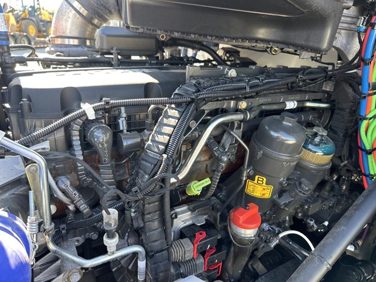 2025-kenworth-t880-image-57