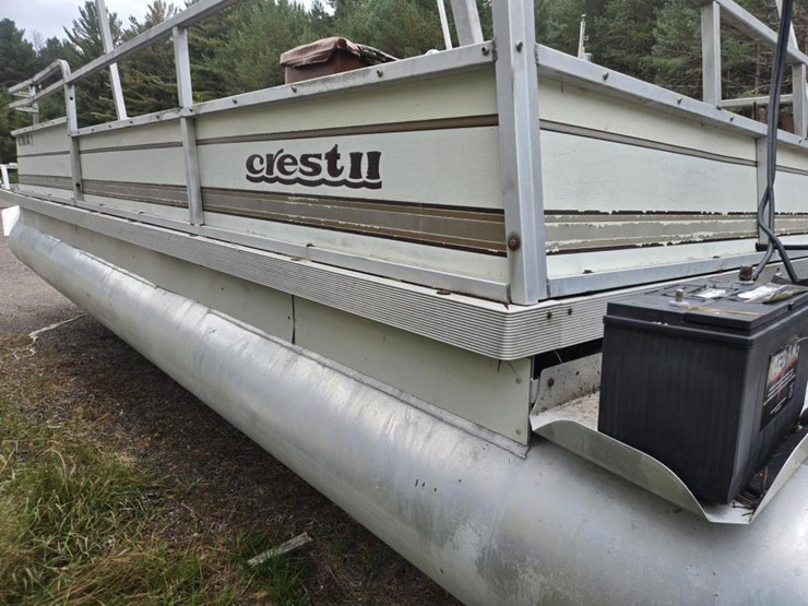 #2582-•-crestii-25-pontoon-boat-image-7
