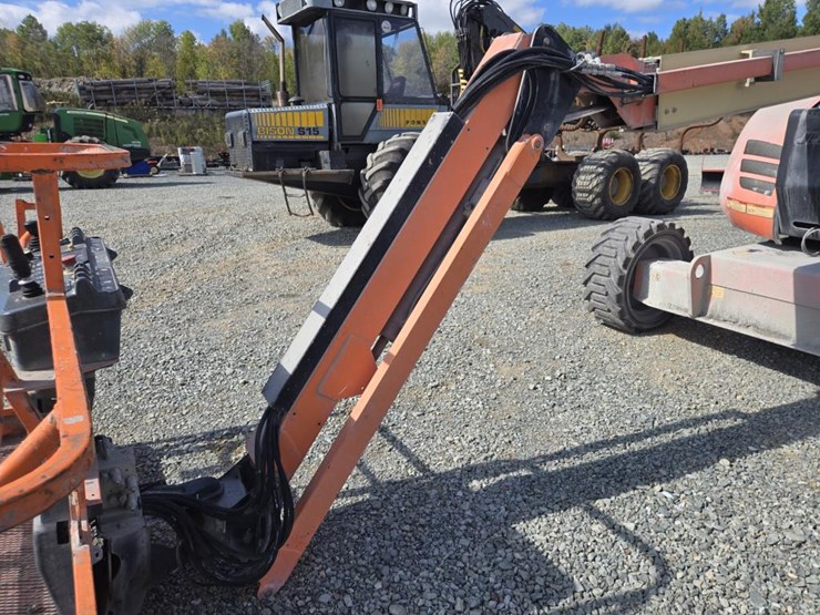 2015-jlg-600aj-image-15