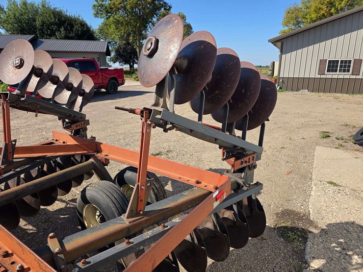 ih-470-tandem-disk,-manual-fold-wings,-9.5l-14-tires-on-6-bolt-rims,-hydraulic-lift,-rear-hitch,-dis-image-26