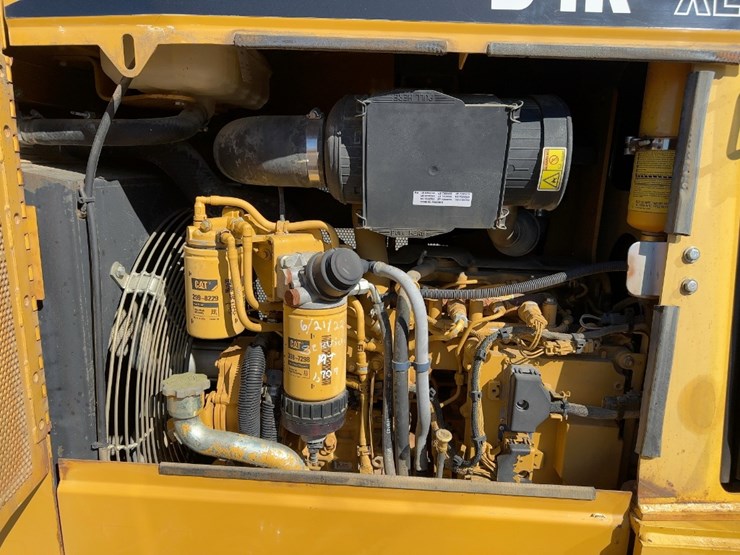 2011-caterpillar-d4k-xl-image-28