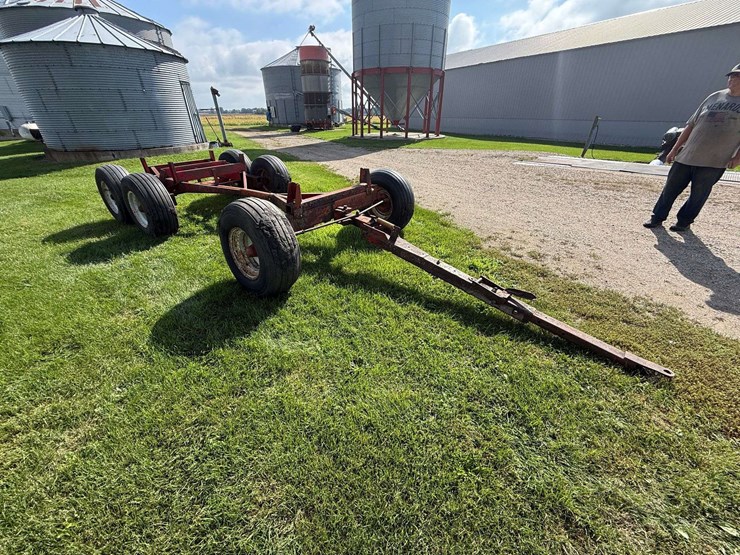 electric-tandem-silage-wagon-running-gear-image-8