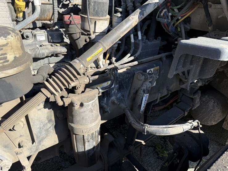 2020-peterbilt-579-image-15