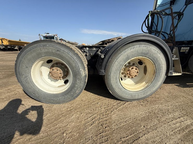 2015-kenworth-t800-image-65
