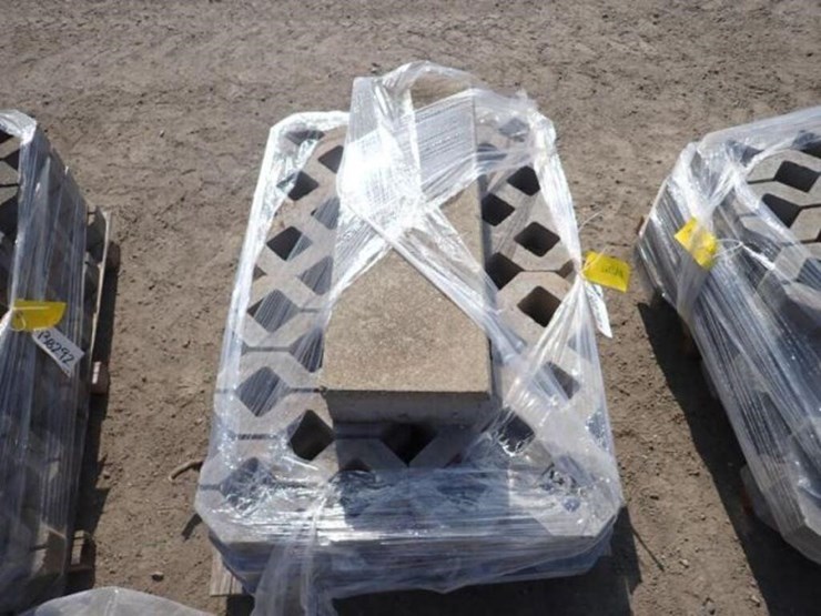 qty-of-(8)-skids-of-turfstone-pavers-&-decor-stone-image-17