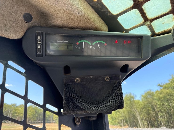 2019-deere-325g-image-24