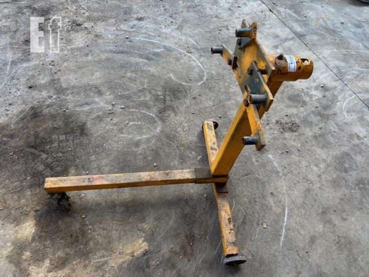 3-wheel-engine-stand-image-1