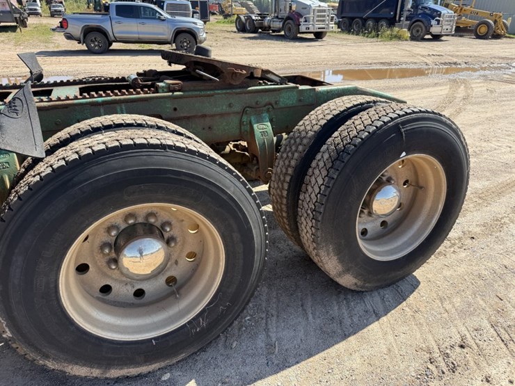 #1752-•-1979-peterbilt-day-cab-heavy-haul-image-14