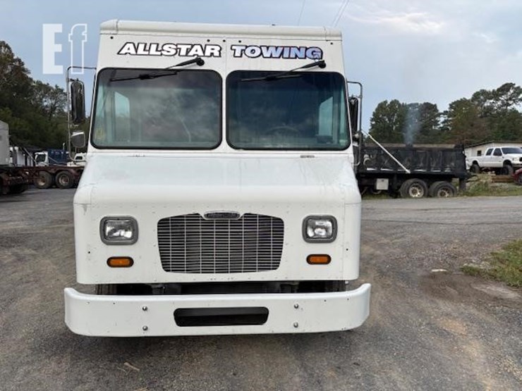 2012-freightliner-mt45-image-2