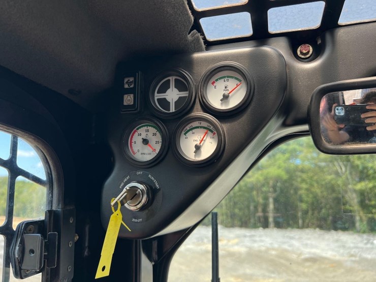 2017-takeuchi-ts50v-image-25