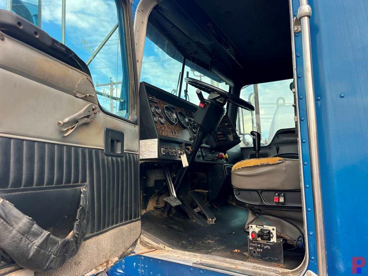 1997-kenworth-t800-image-10
