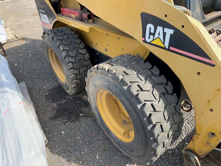 2004-caterpillar-242b-image-7