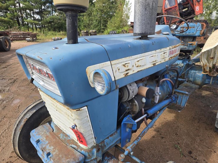 ford-4000-image-8