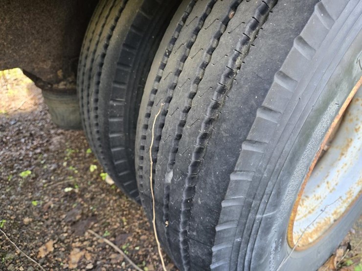 #1760-•-43’-dry-van-work-van-image-23