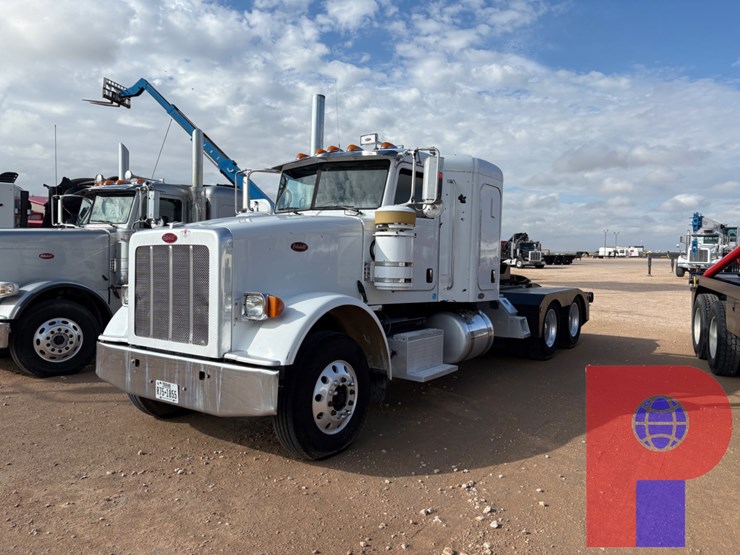 2010-peterbilt-367-image-1