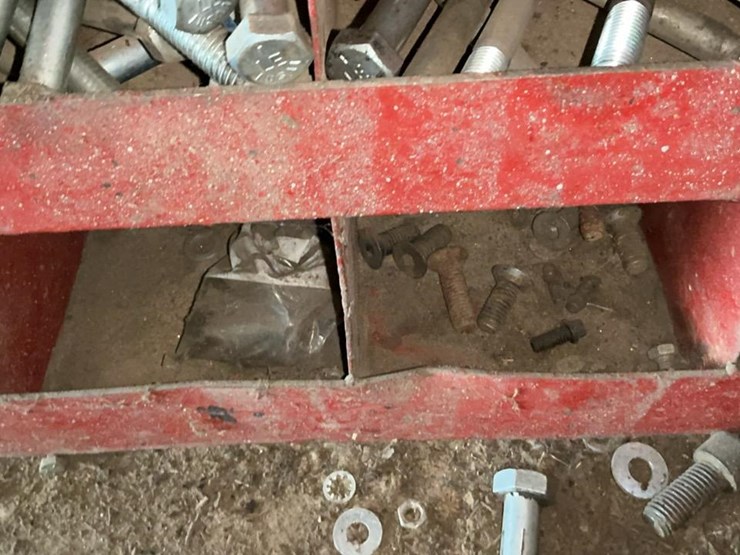 #120-•-coarse-thread-bolts-rack-and-contents-image-18