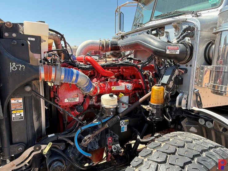 2015-peterbilt-367-image-21