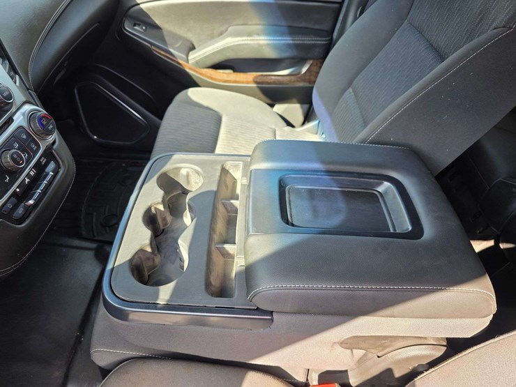2019-chevrolet-tahoe-image-32
