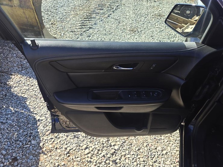 2016-chevrolet-traverse-image-21