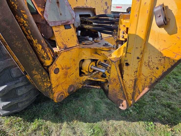 john-deere-510-image-22