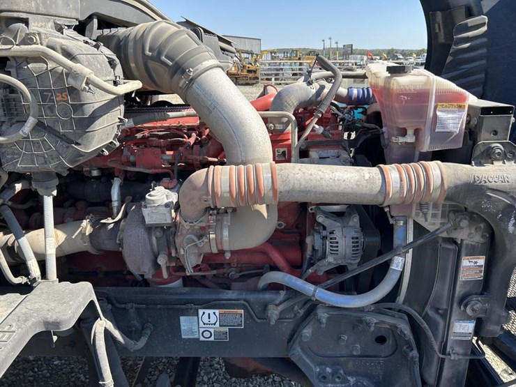 2019-peterbilt-579-image-36
