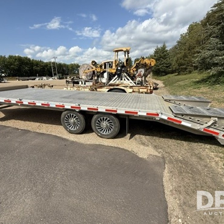2022 EBY Deckover Trailer (JM619)