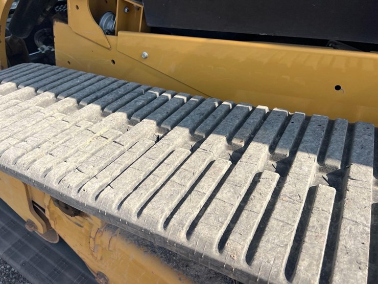 2024-caterpillar-299d3-image-24