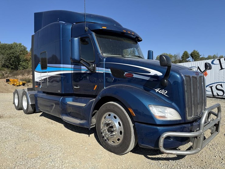2019-peterbilt-579-image-7