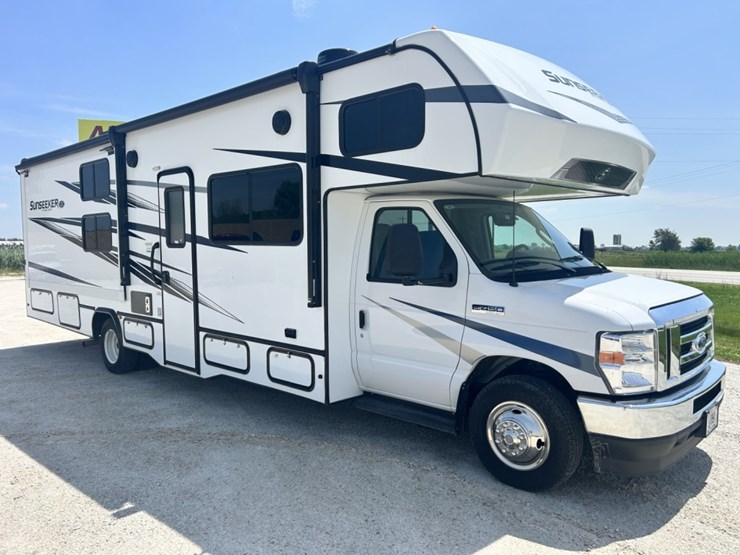 2023-ford-e450-image-7